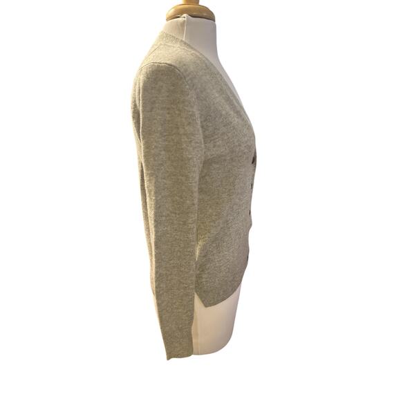 Women XS Uniqlo 100% Cashmere Wool Gray Cardigan Sweater Button Layering - Picture 5 of 6